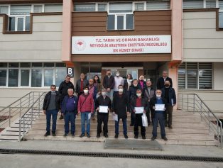 Tıbbî ve Aromatik Bitki Yetiştiriciliği ve İşleyiciliği Eğitim Programı Tamamlandı Galeri