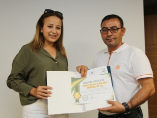 Alanya Tropikallerinin Yeşil ve Dijital Dönüşümü Projesi Kapsamında Üreticiler Sertifika Aldı Galeri