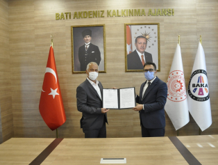 Kemer'de Topraksız Tarım Dönemi Başlıyor Galeri