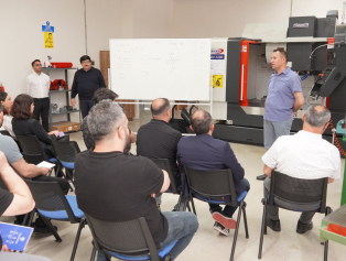 Isparta Heyeti, Konya'daki Model Fabrika ve Dış Ticaret Merkezi'ni Ziyaret Etti Galeri