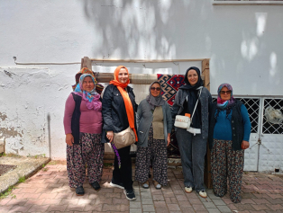 KORKUTELİ’NİN KÜLTÜREL MİRASI ALAFARADIN KİLİMİ VE FIĞLA BARDAĞI, COĞRAFİ İŞARET TESCİLİYLE ESKİ ÜNÜNE YENİDEN KAVUŞUYOR Galeri